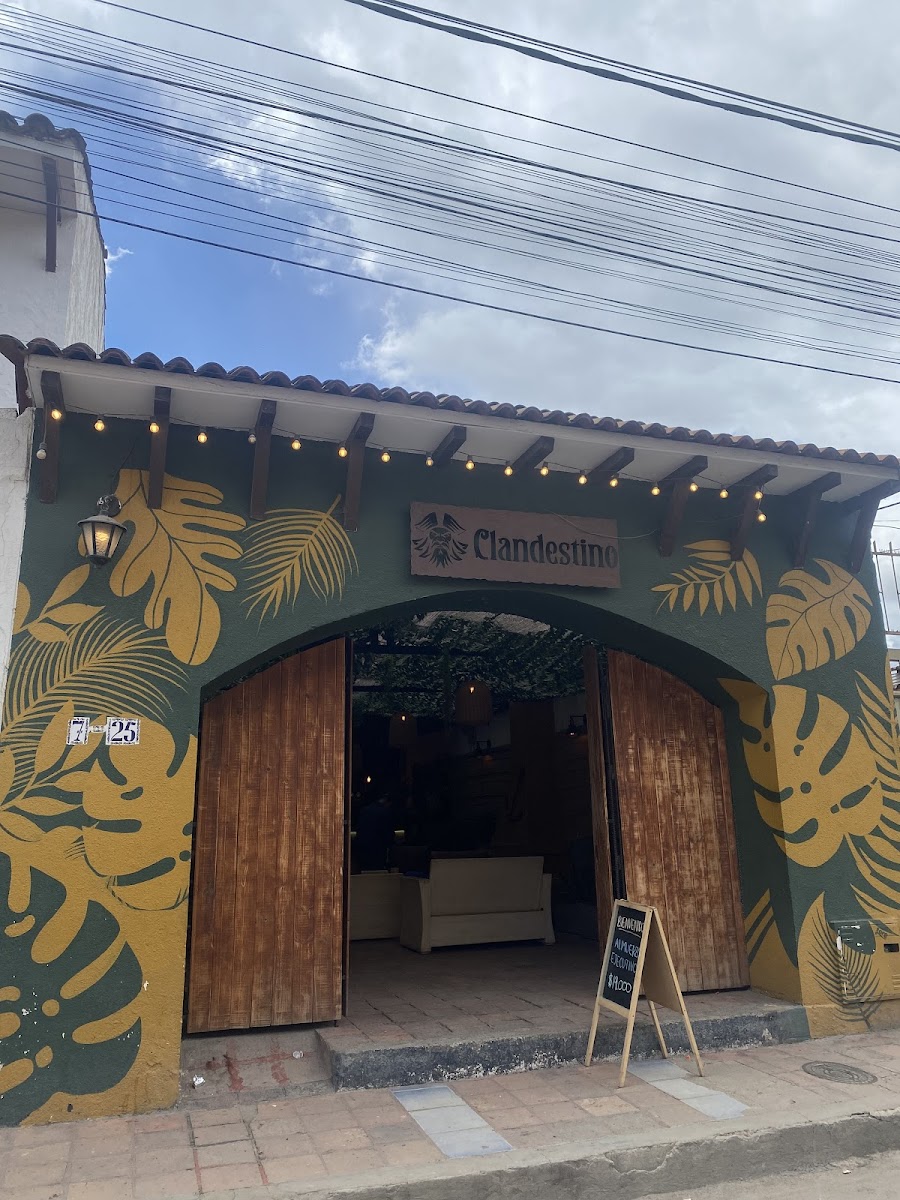 CLANDESTINO UBATÉ