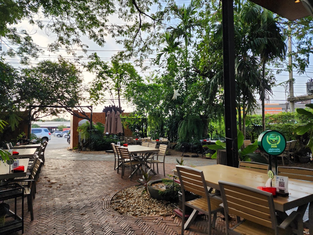 Whip Cafe Bang Saen