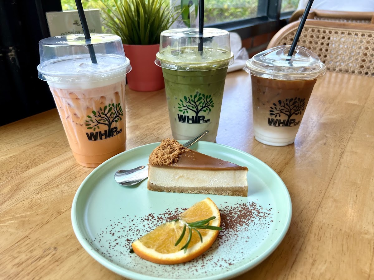 Whip Cafe Bang Saen Photo 3