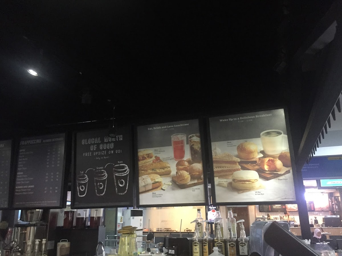 Starbucks - Halim Perdanakusuma 2 (Batik Boarding Lounge) Photo Menu 1