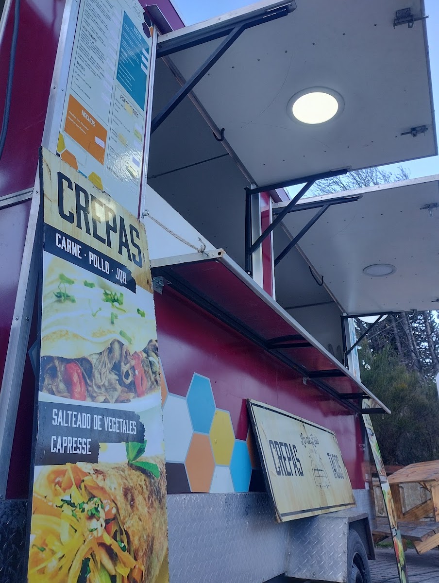Lo de Luis Crepas y Tacos