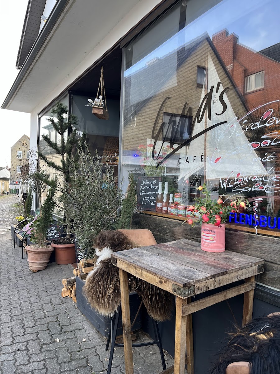 Erna's Cafe Photo 3