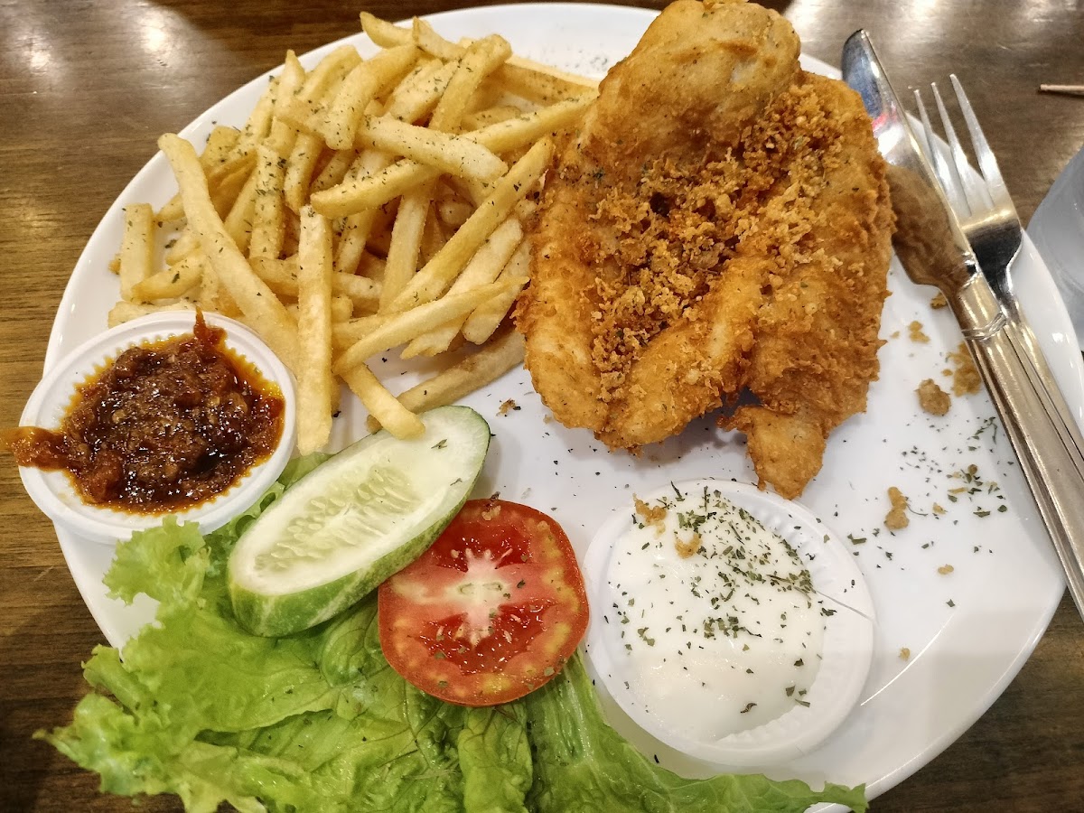 FISH & CHEAP POINS SQUARE Photo 3