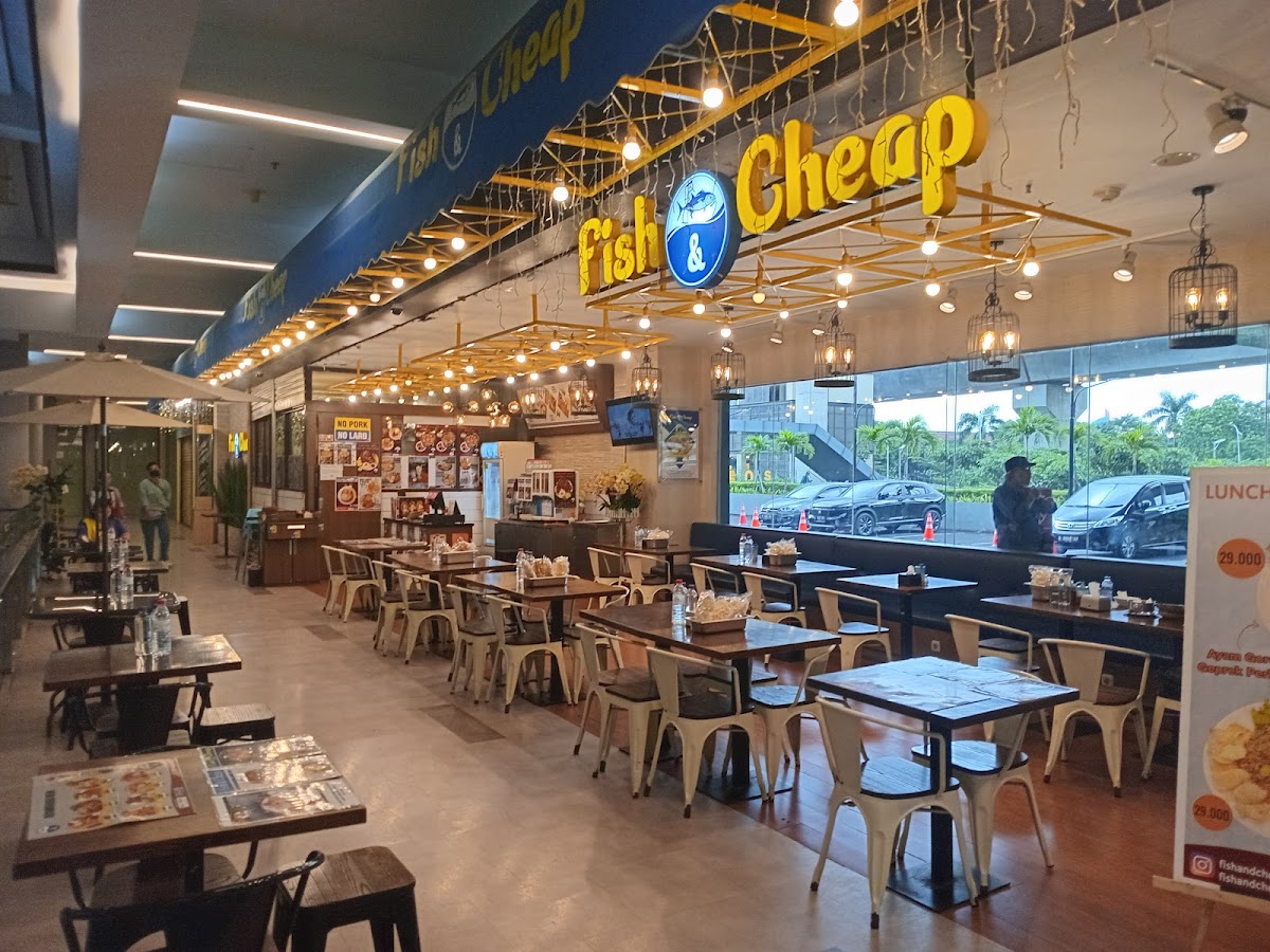 FISH & CHEAP POINS SQUARE Photo 4