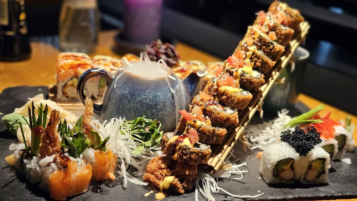 ZEN Restaurant & Bar Photo 3