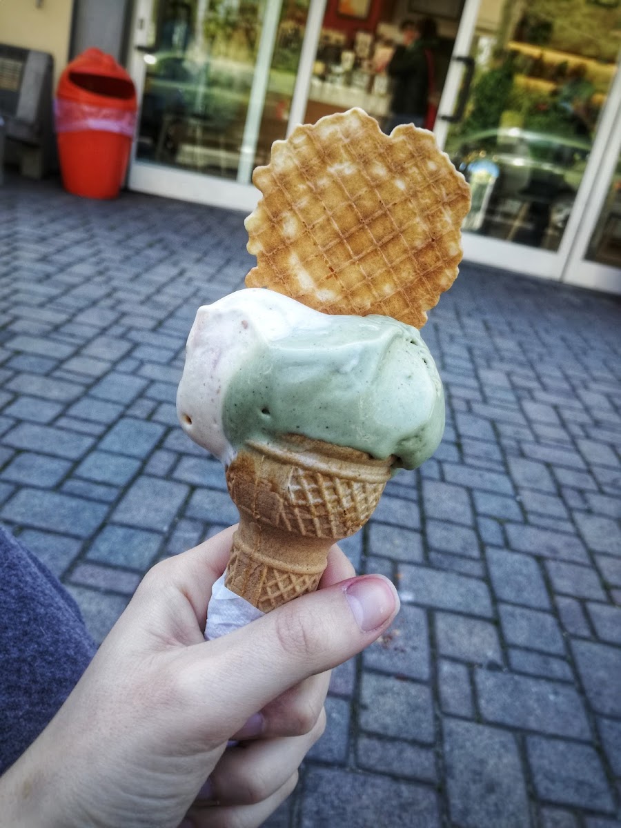 Strawberry Ice Cream Photo 7