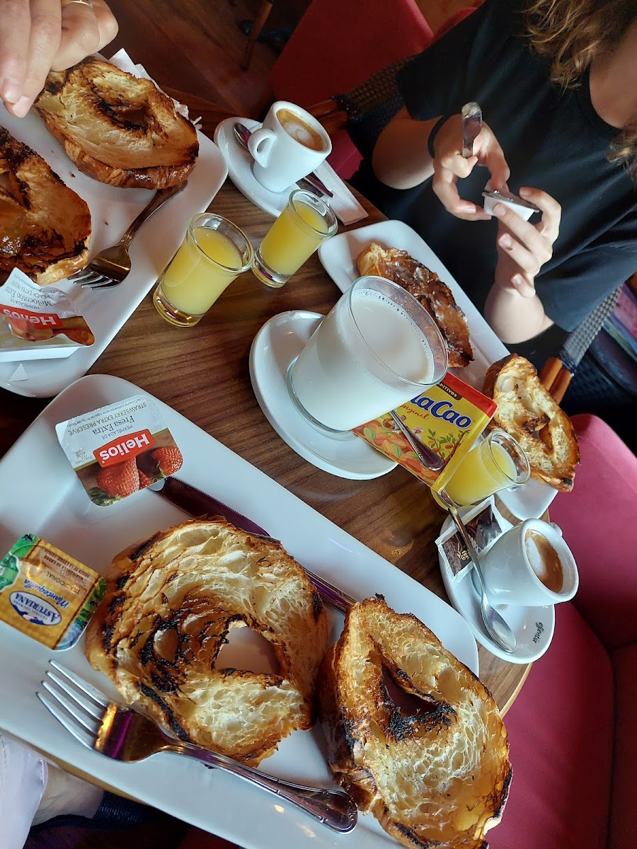 La Crema Café Photo 6