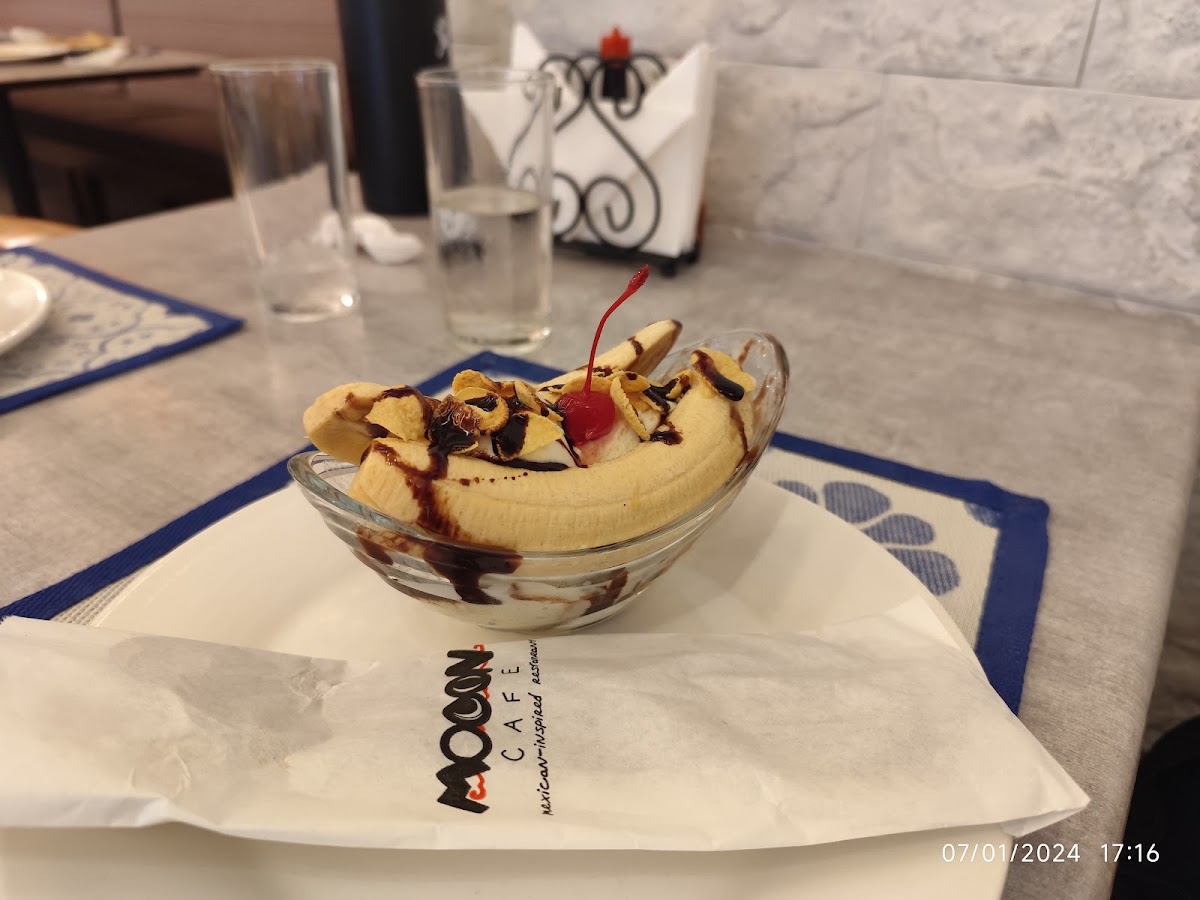 Mooon Cafe - Robinsons Place Photo 6