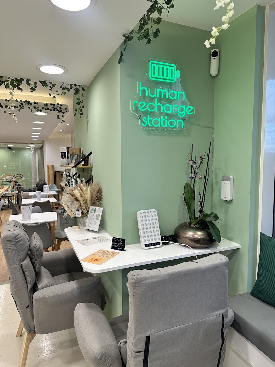 Elty Life Cafe and Shop Photo 7