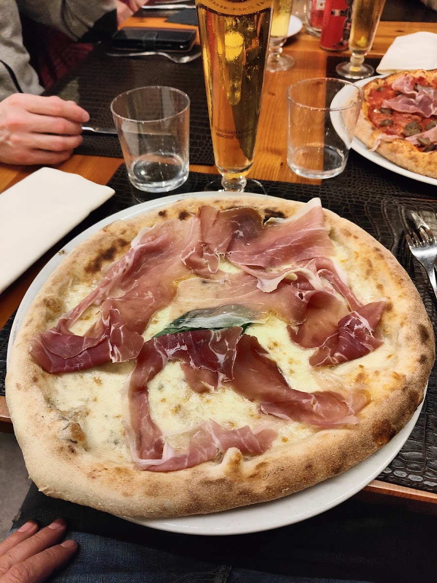 La Clinica della pizza Tapasseria Photo 3