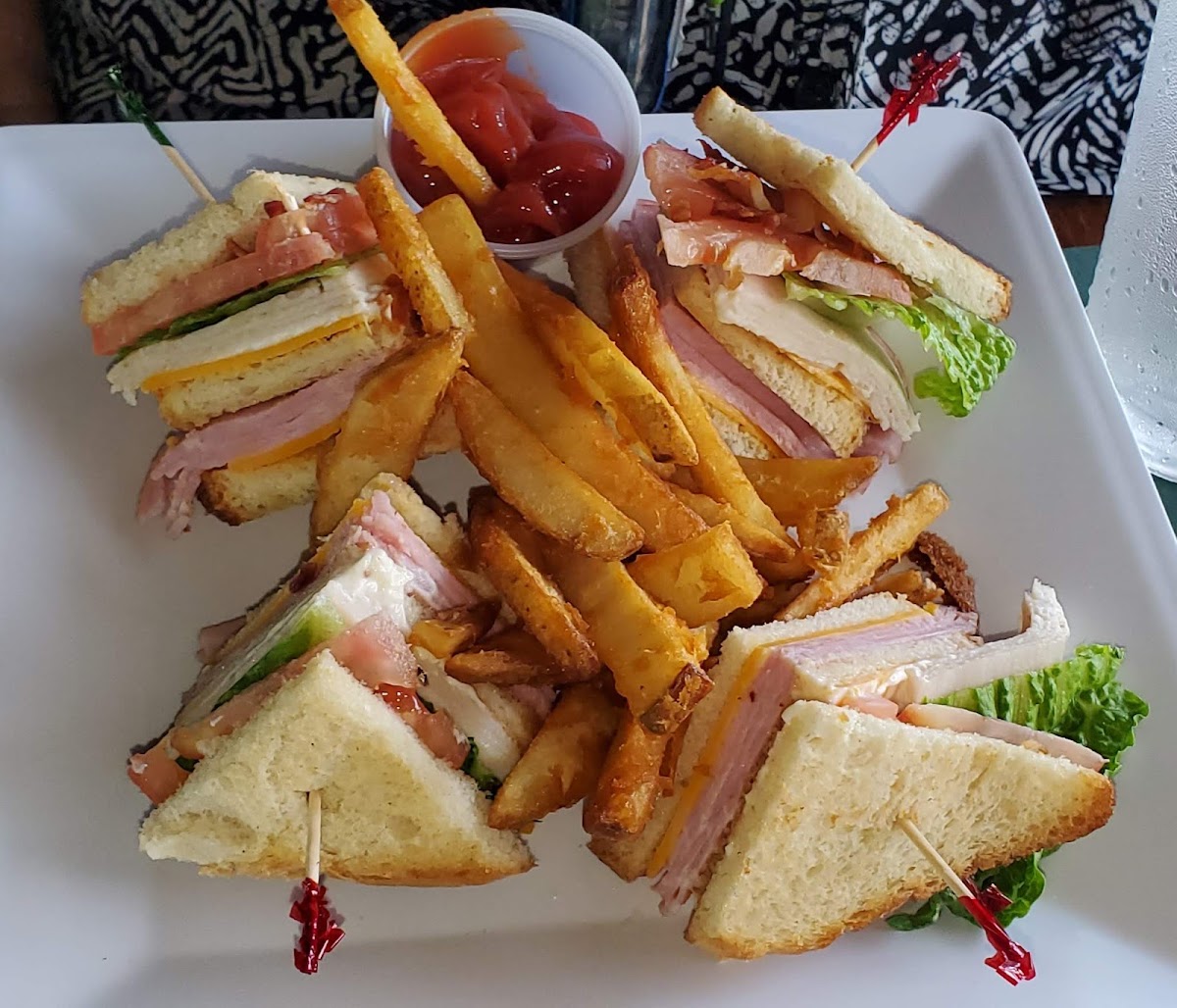 22 Klicks Bar and Grill Photo 9