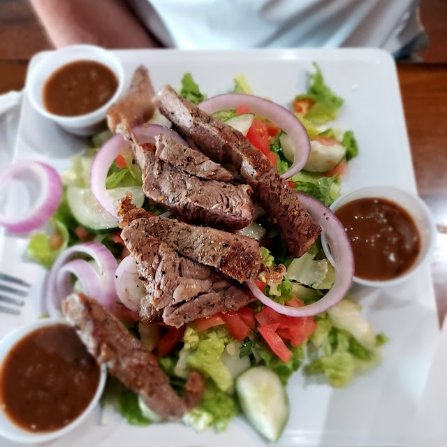 Mixed Salat with Steak