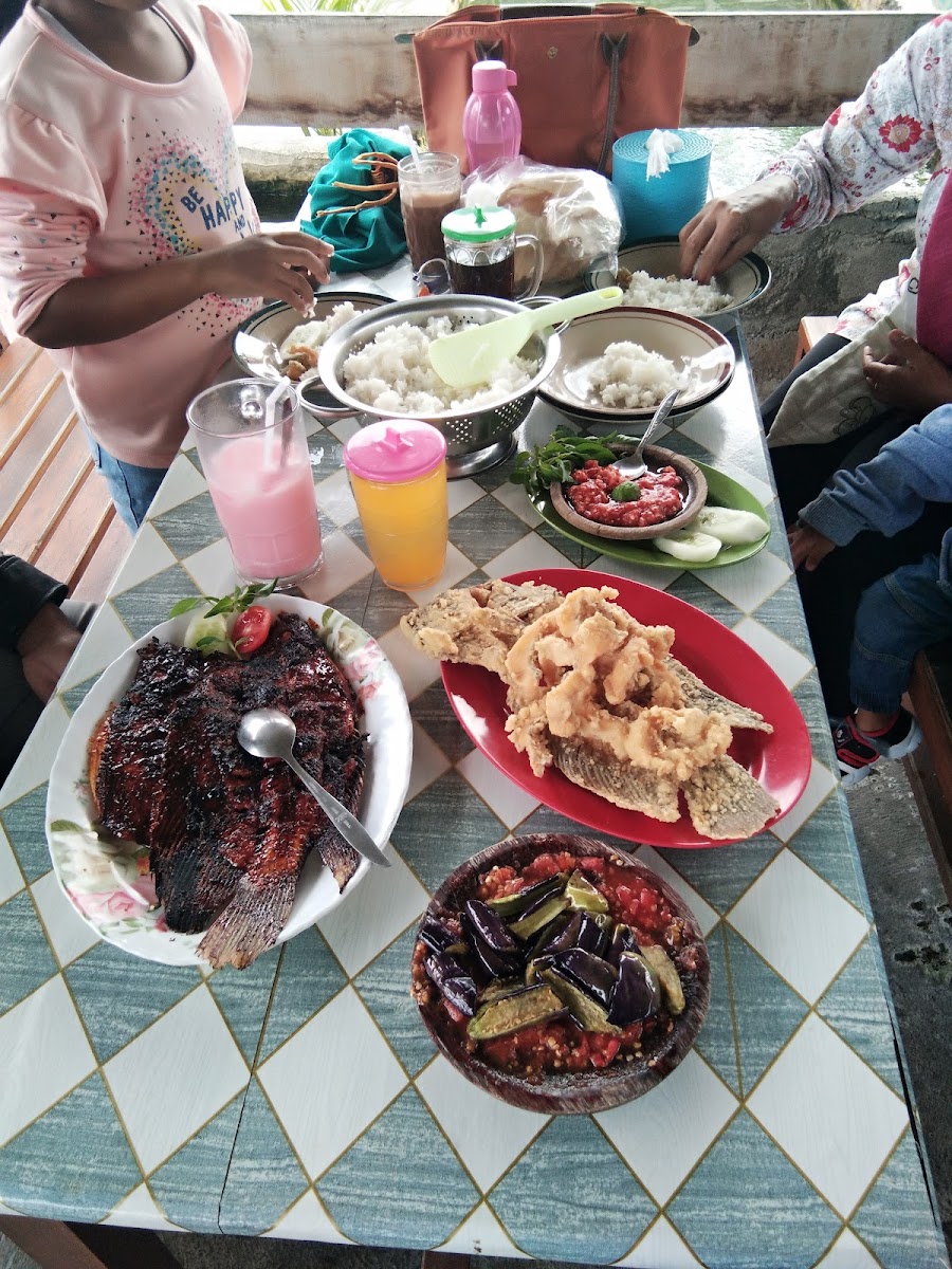 Kolam Pancing Dan Resto Sadino Photo 6