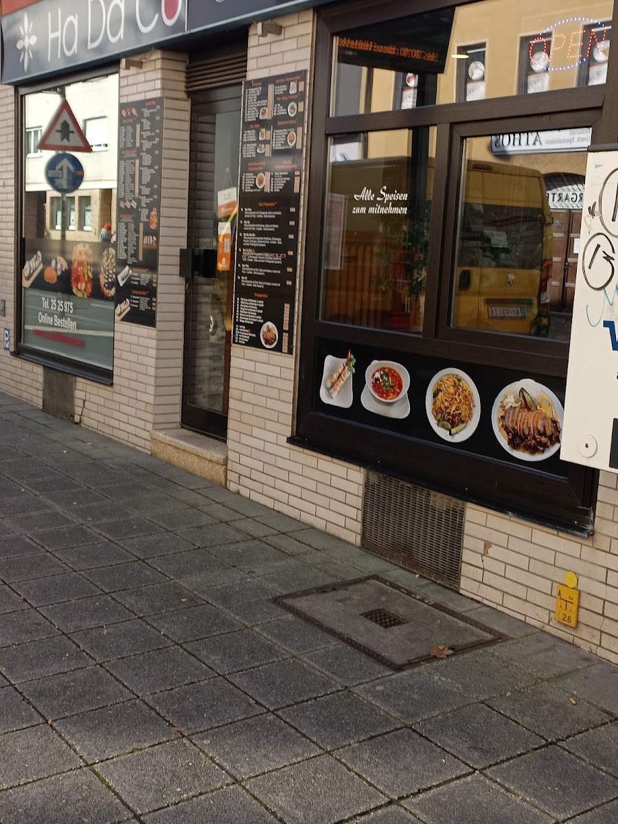 HaDaCo Sushi Thai Wok