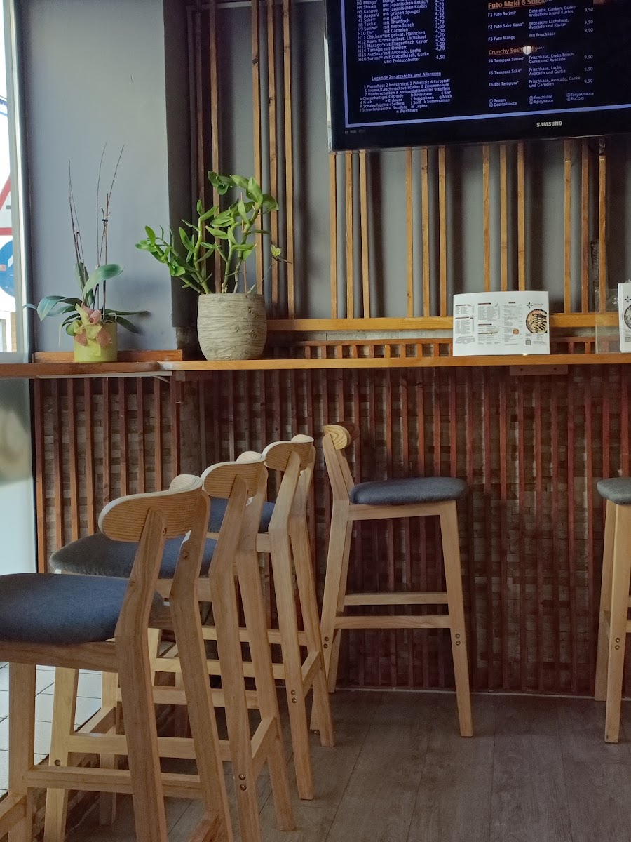 HaDaCo Sushi Thai Wok Photo 5