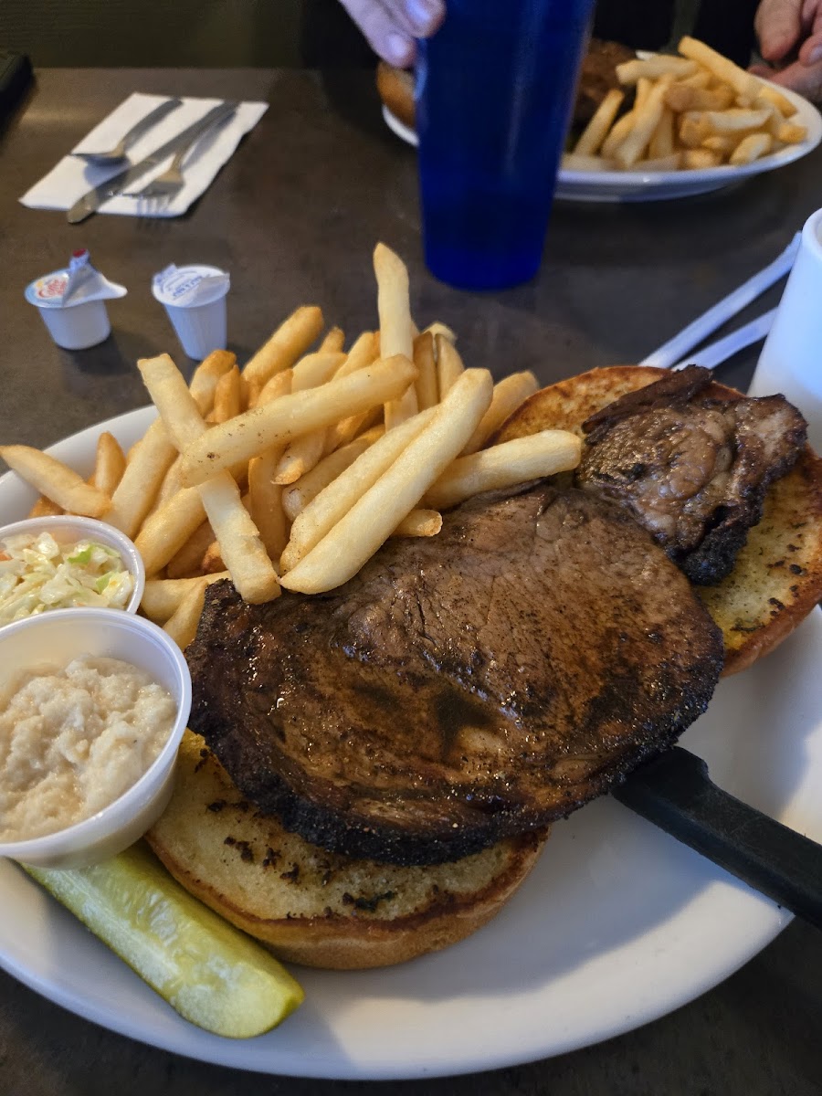 Broadway Diner Photo 10