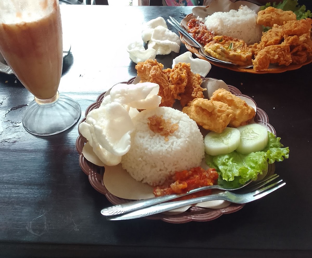 Loresta Cafe Photo 3