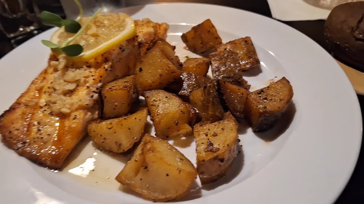 Sterlings Grille Photo 2