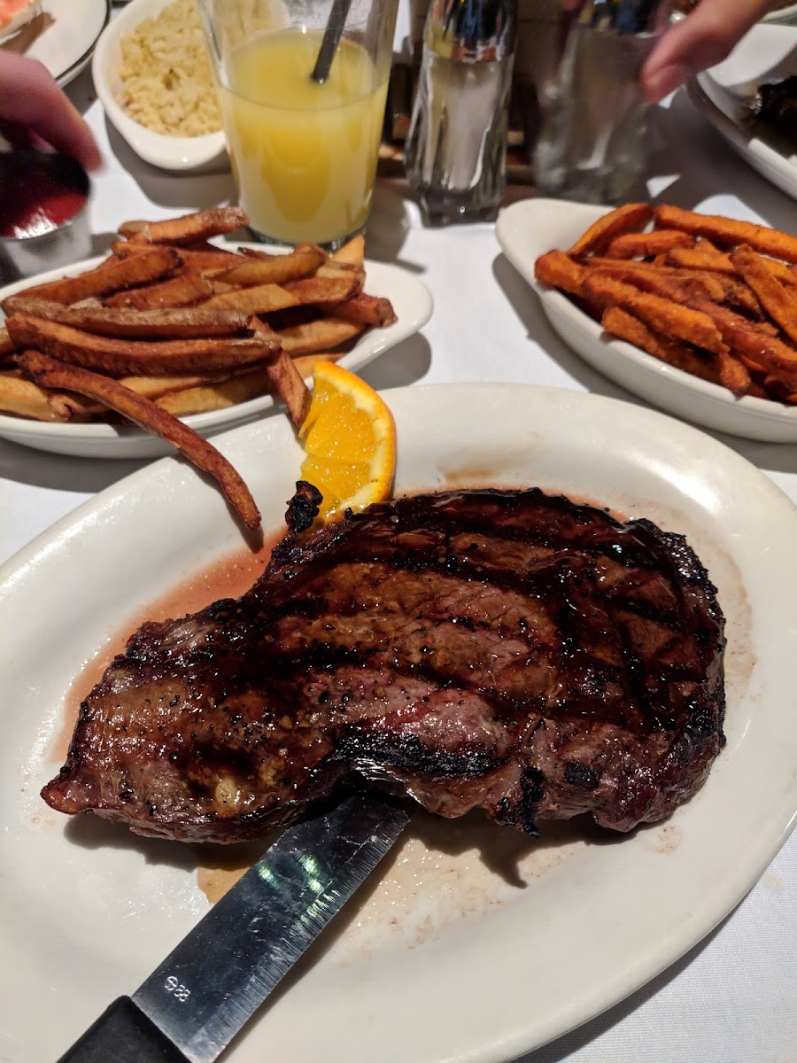 Sterlings Grille Photo 6