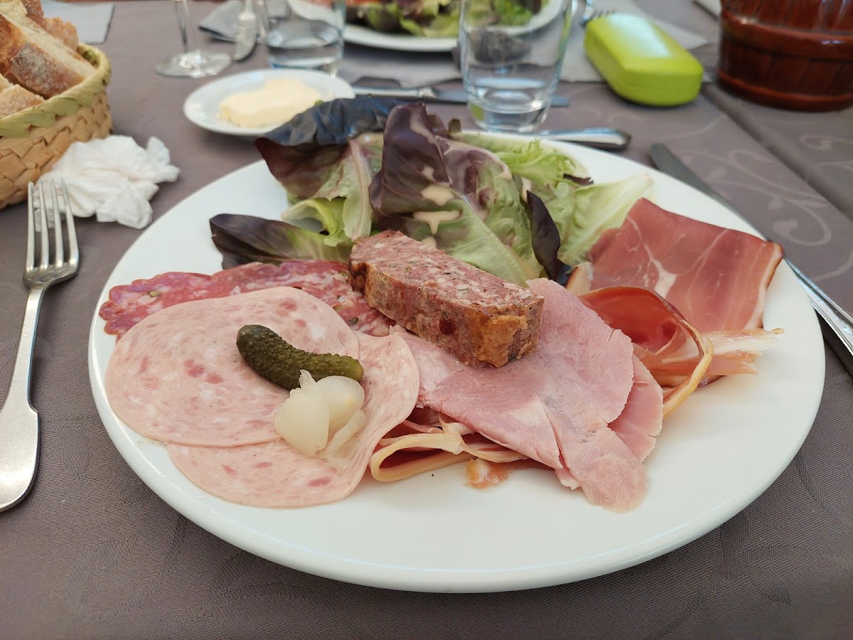 Restaurant La Tour de Boëge Photo 8