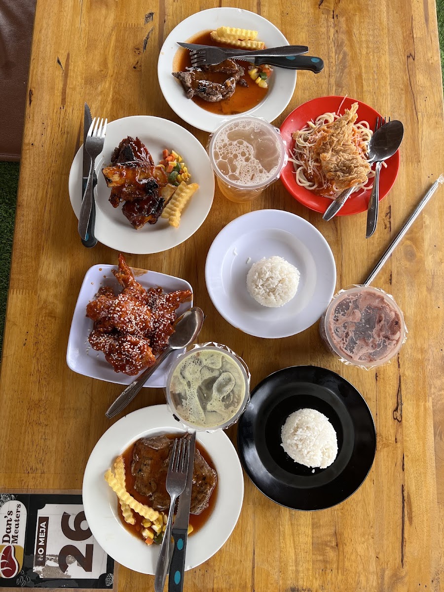 Dan's Meaters Photo 3