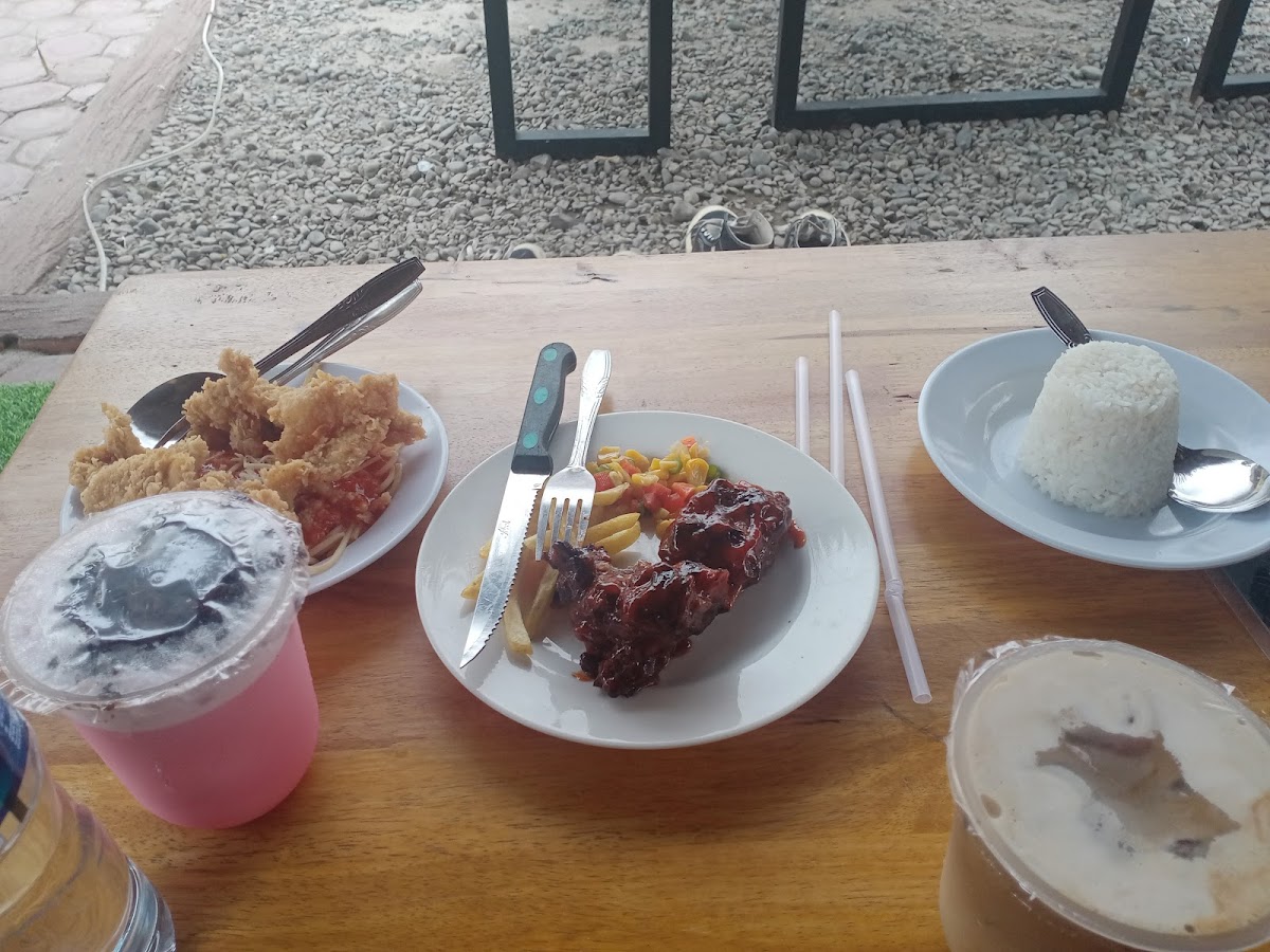 Dan's Meaters Photo 6