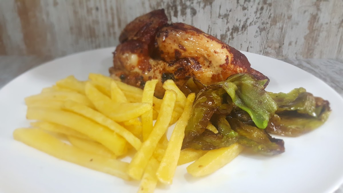 Pollo y Punto Photo 9