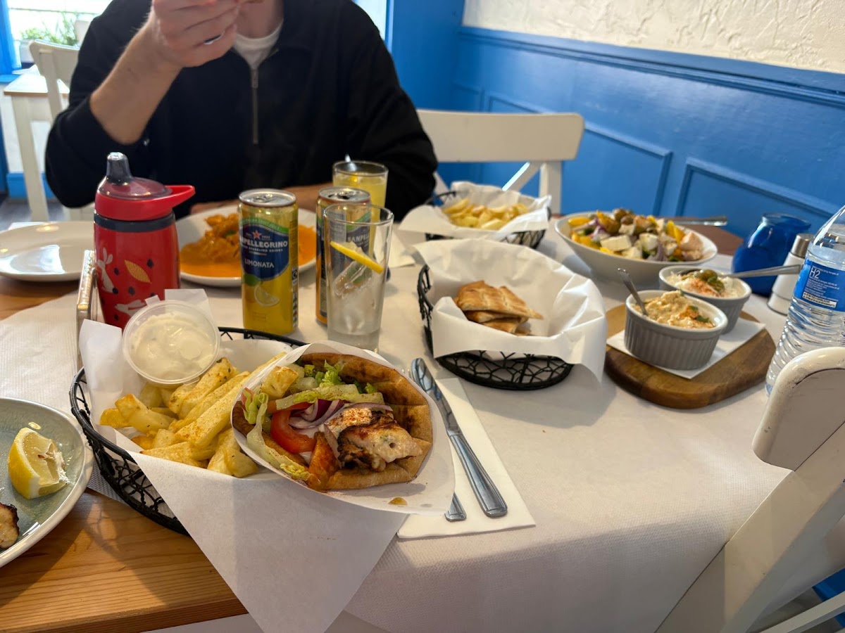 Santorini Greek Taverna Photo 3