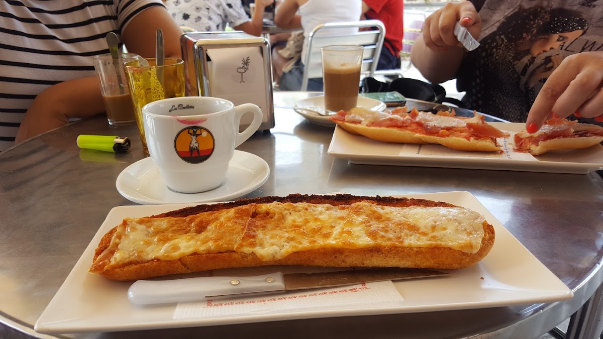 CAFETERIA TERE Photo 10