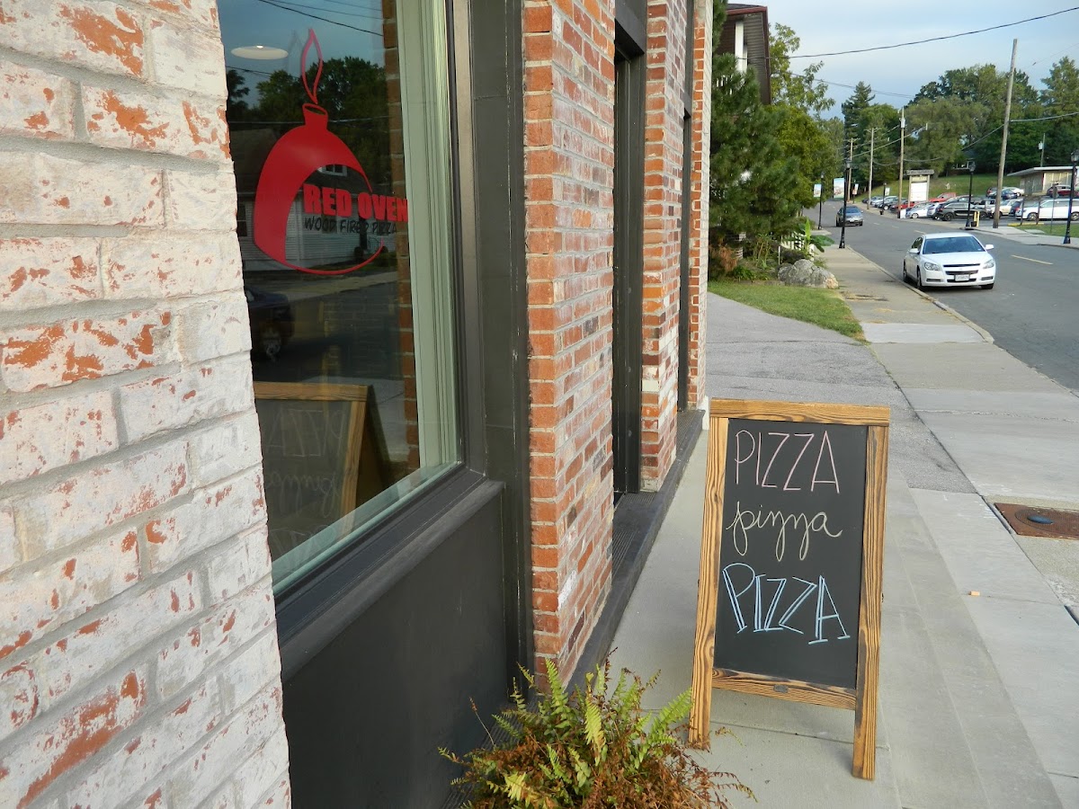 Red Oven Wood Fired Pizzas Photo 3
