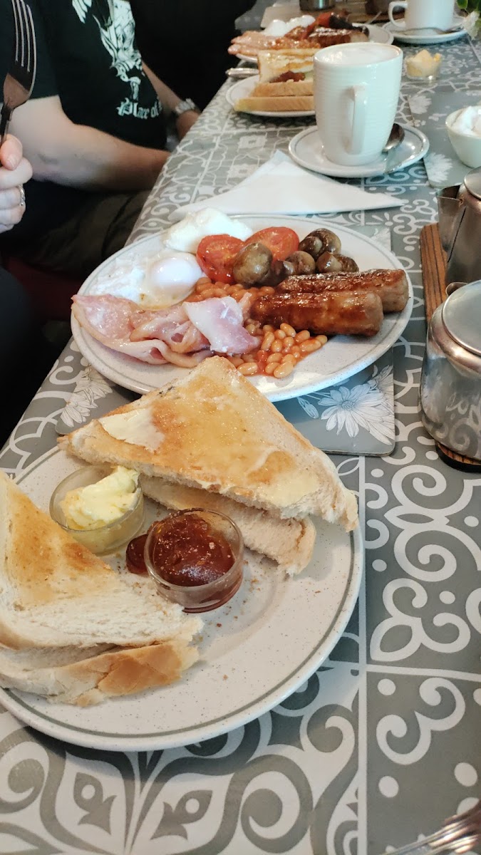 Churchill's Cafe and Restaurant Photo 8