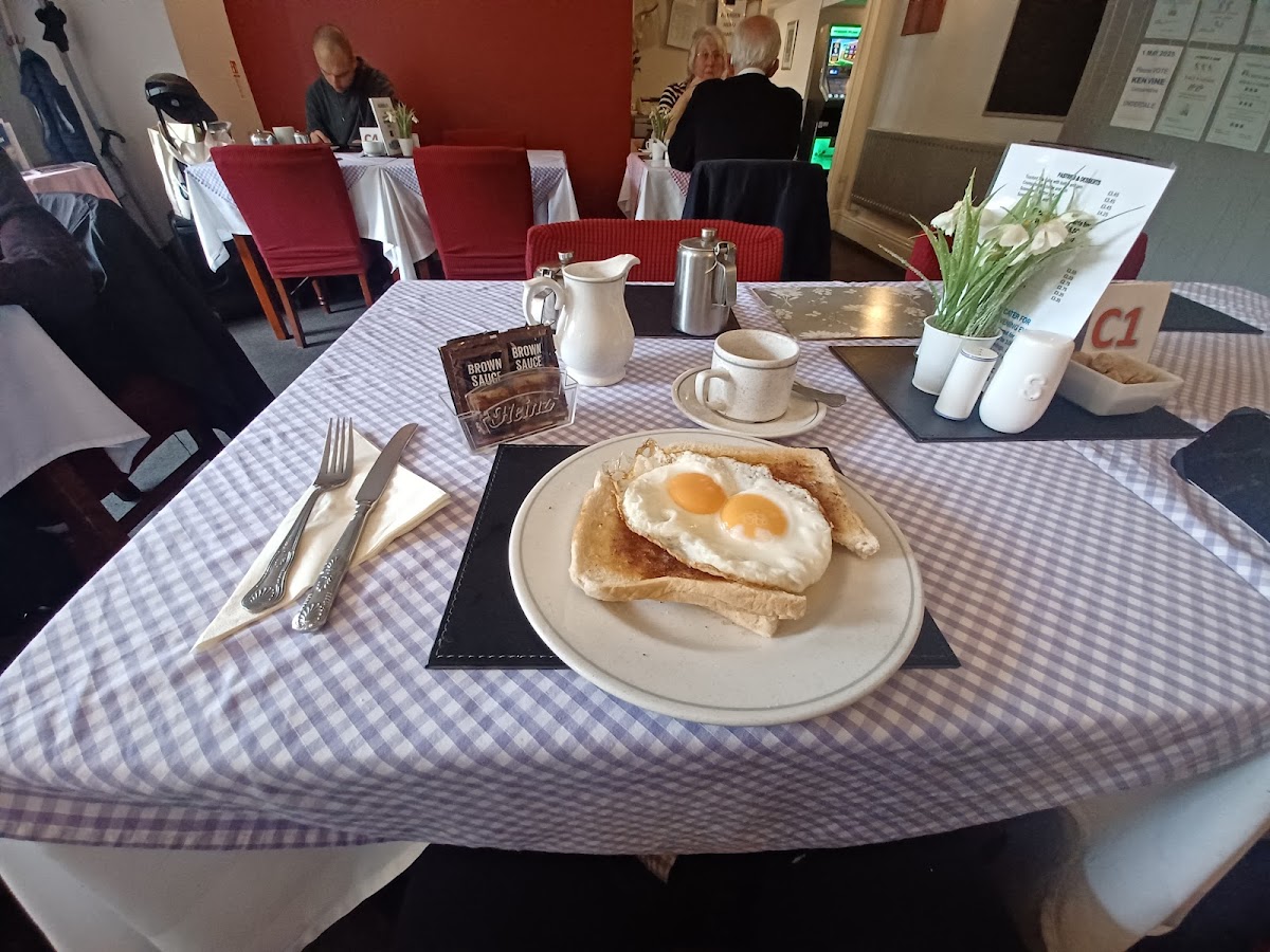 Churchill's Cafe and Restaurant Photo 9