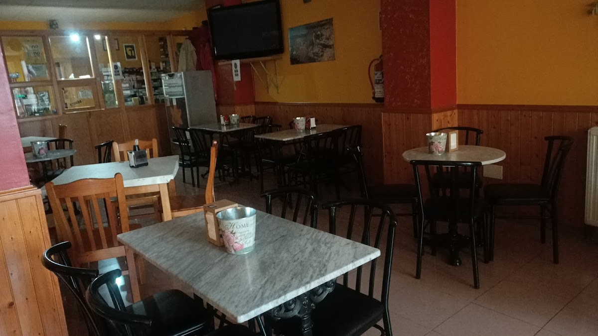 Cafe Bar Avenida Photo 6