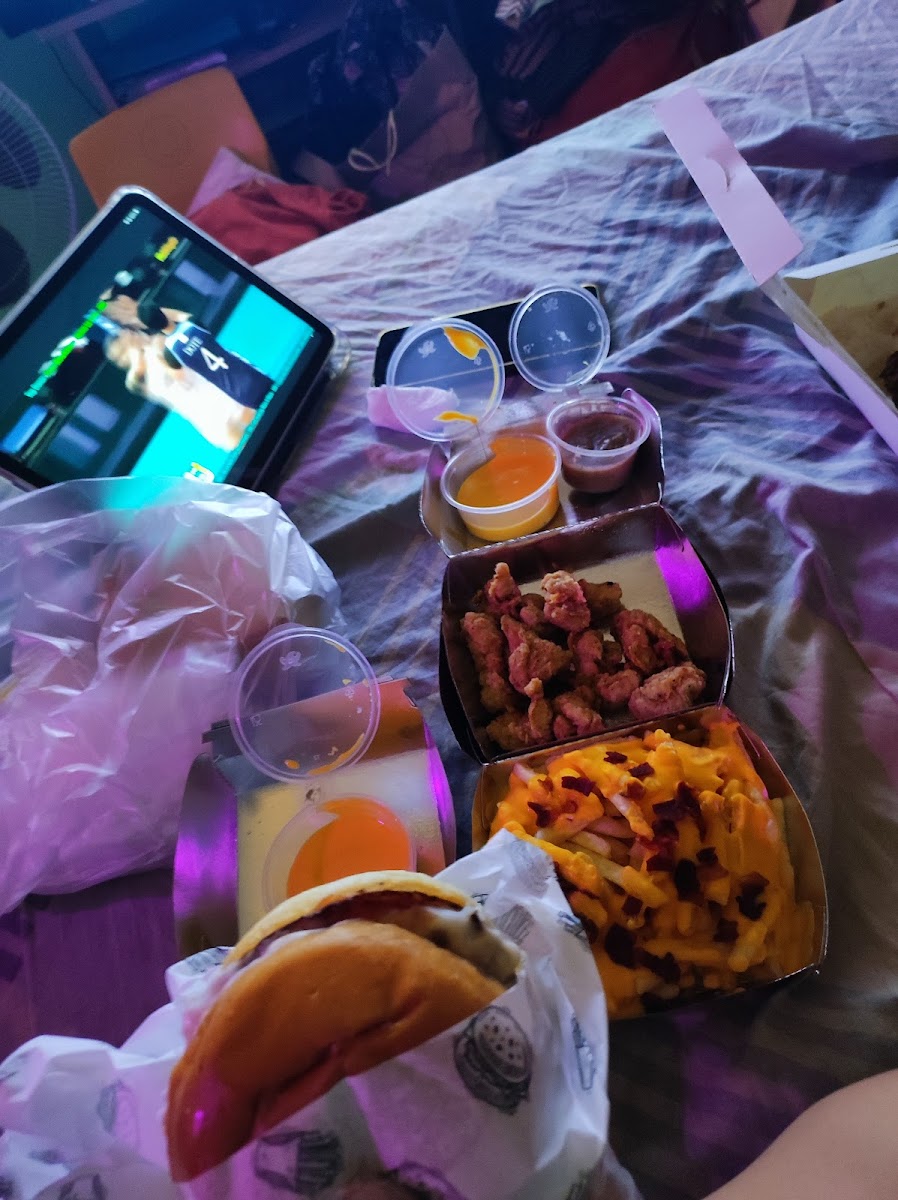 PaNik's GRILLED BURGER Photo 8