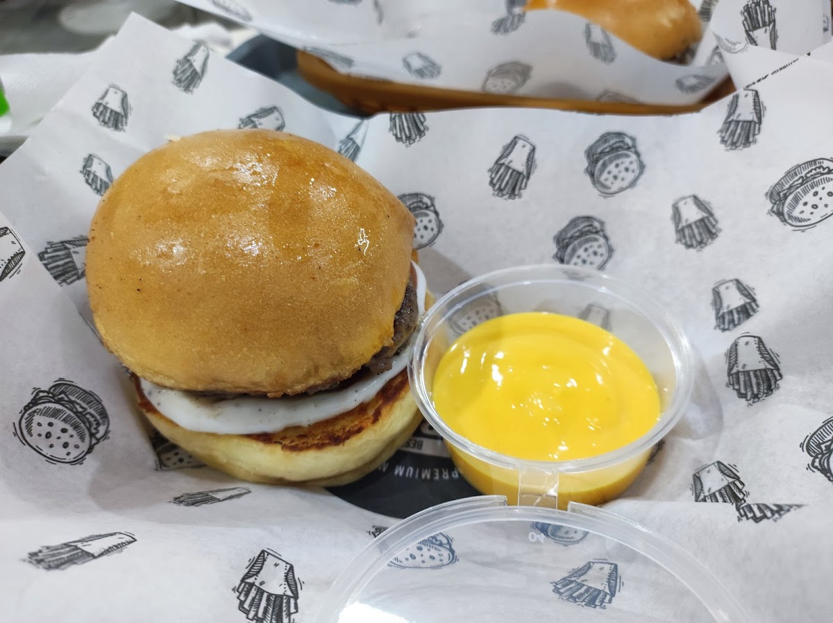 PaNik's GRILLED BURGER Photo 2