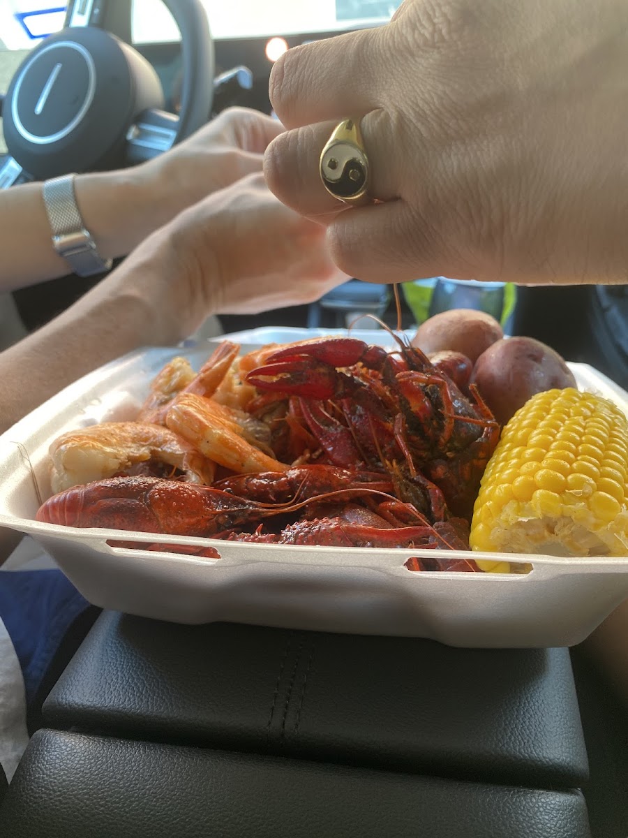 Clawdaddys Bayou Crawfish Photo 4