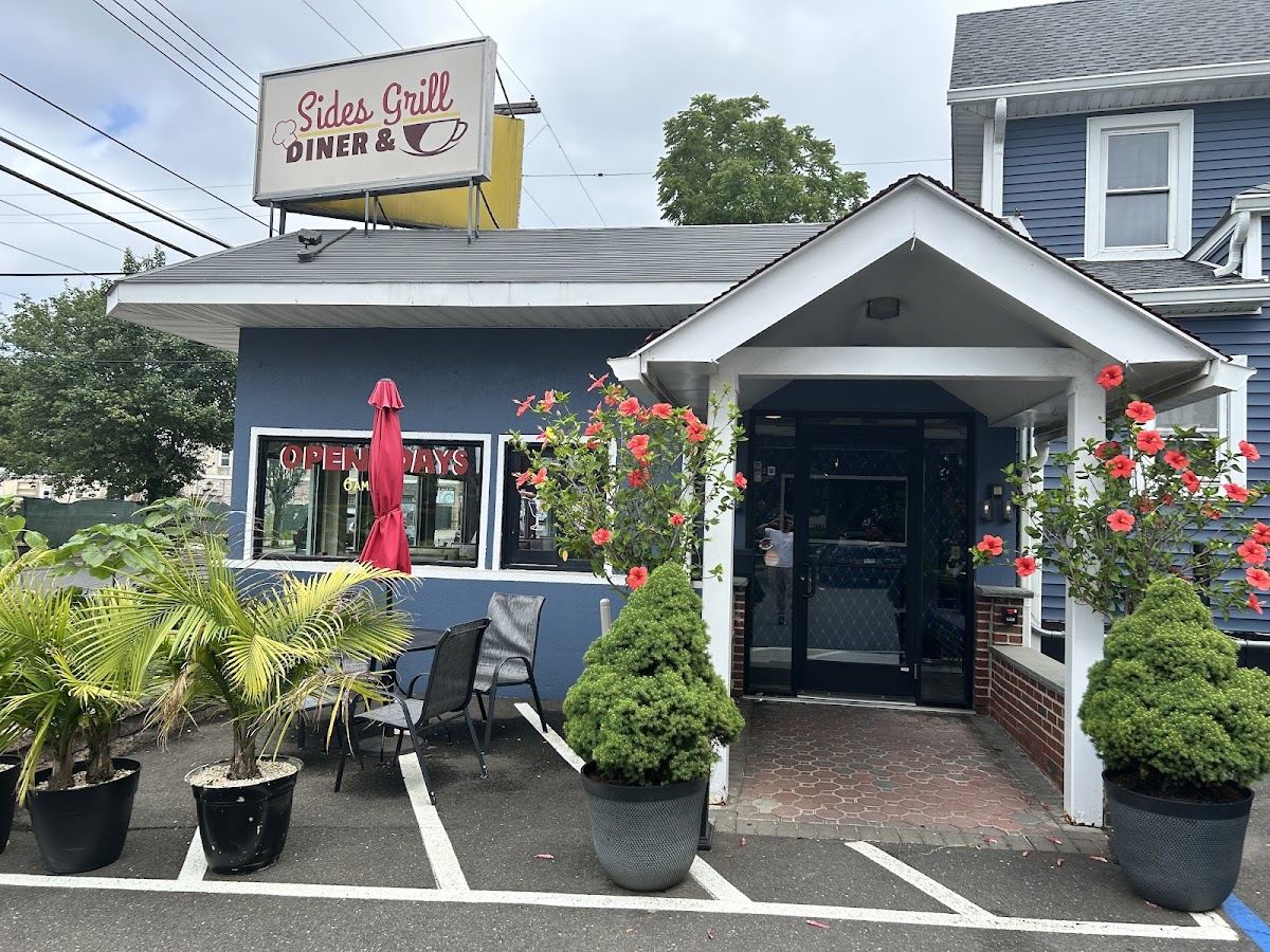 Sides Diner and Grill