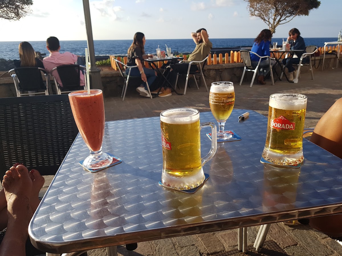 La Ola Sunset Cafe Photo 8