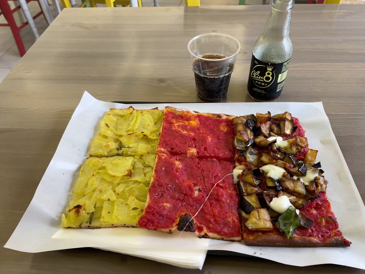 Pizza Luigi Photo 2