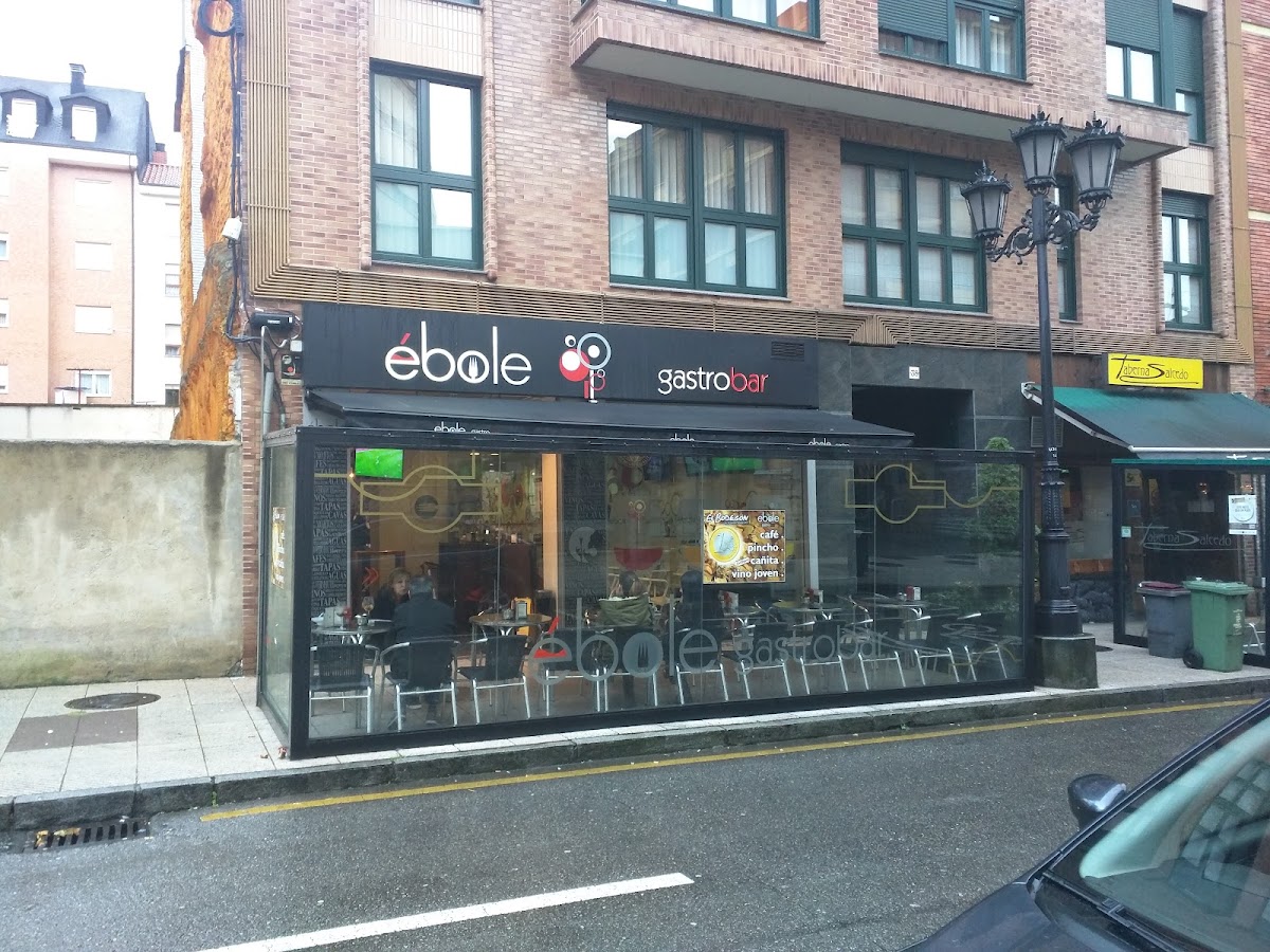 Ebolé Cafetería