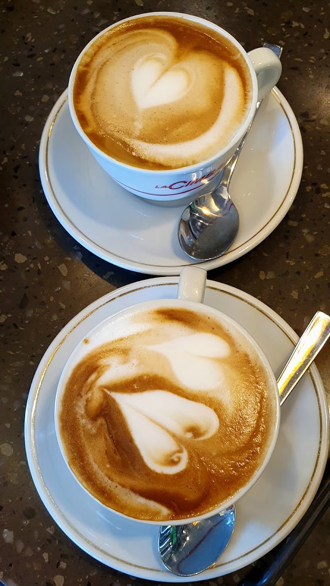 Bruno's Café Photo 2