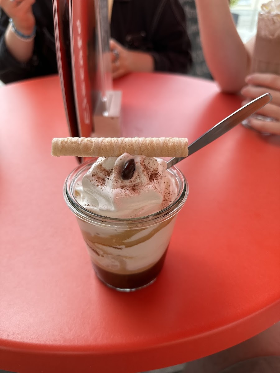 Das teuflisch gute Eiscafé Photo 10