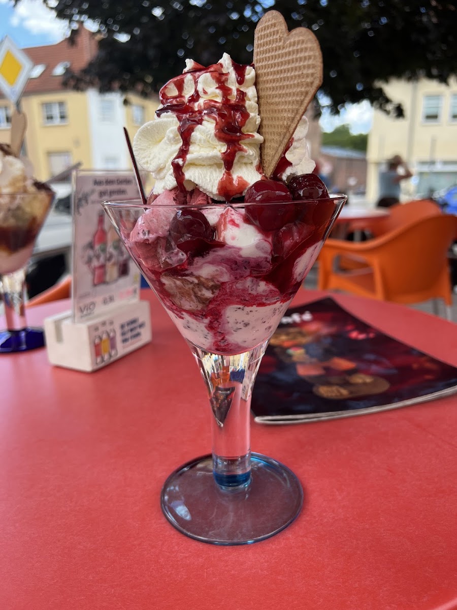 Das teuflisch gute Eiscafé Photo 6