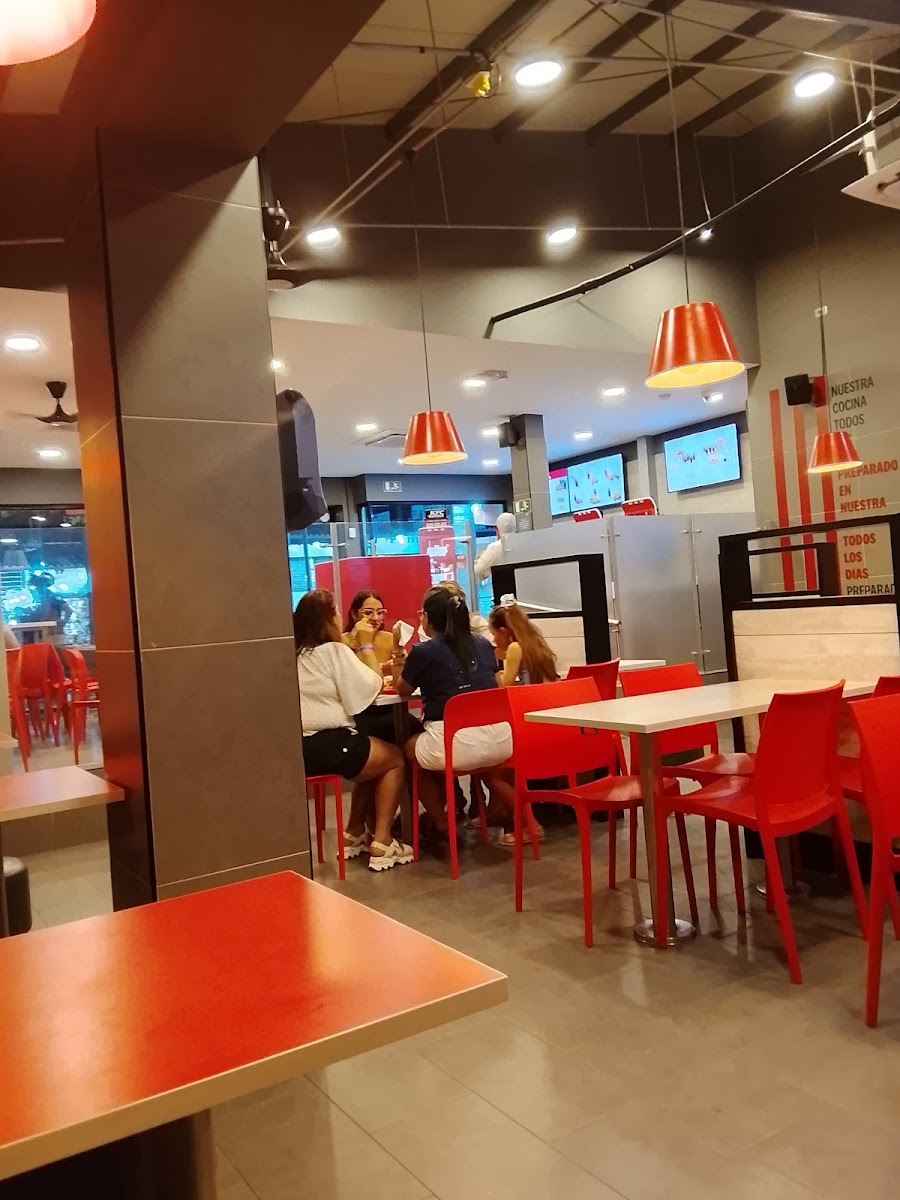 Kentucky Fried Chicken | Rodadero Photo 6
