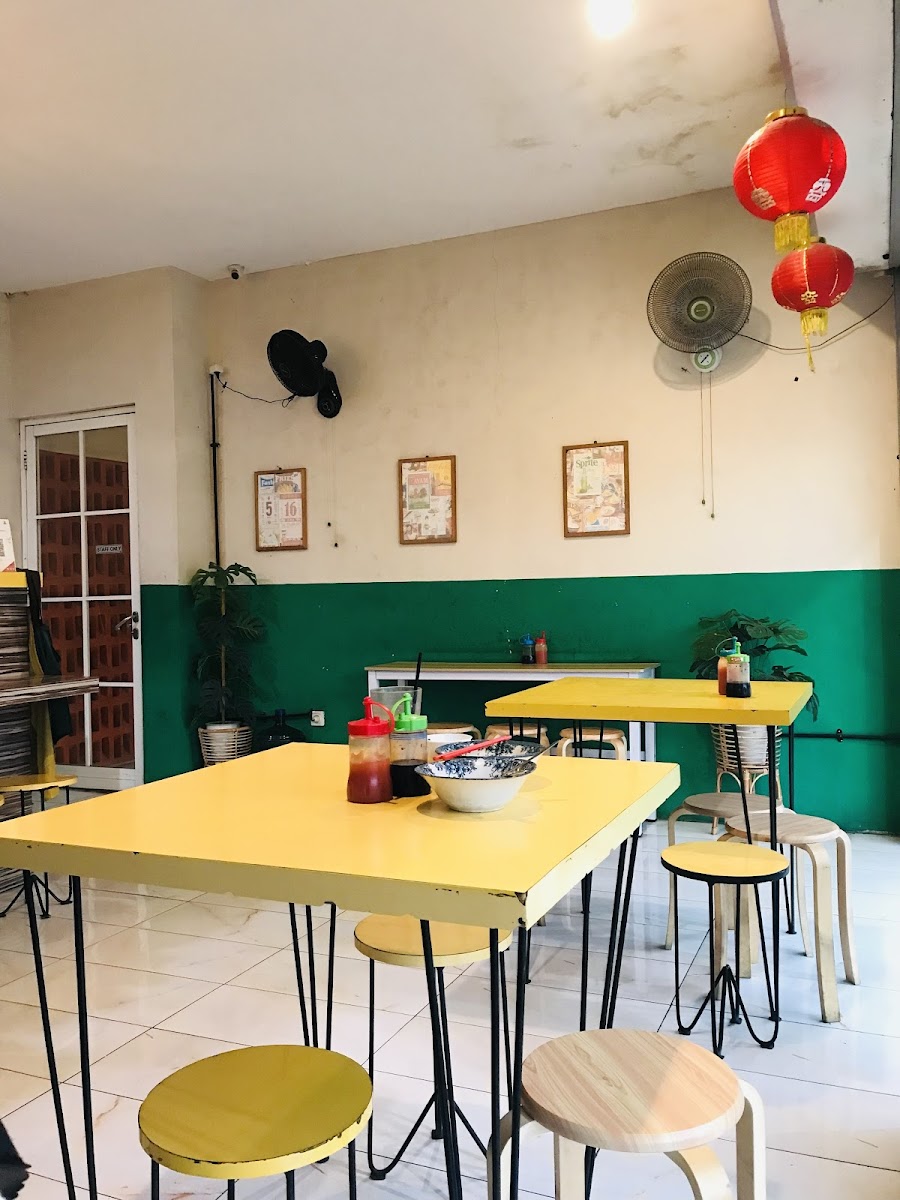 Kedai Bakmie Candu