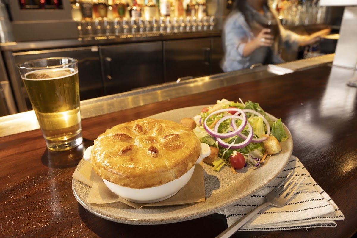 Houlihan's Photo 8