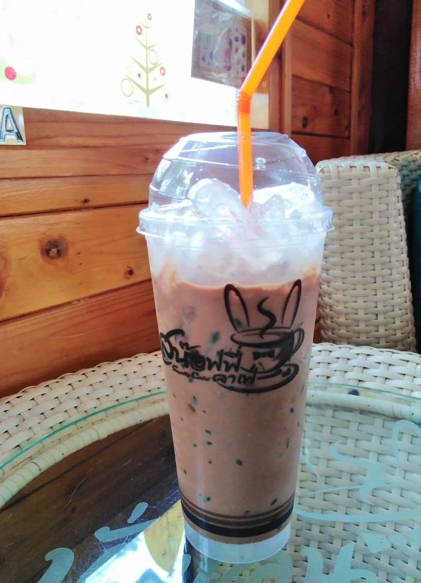 นั่งเล่น บ้านกาแฟ Nang Len Baan Cafe (สน๊อฟฟี่คาเฟ่ ) Photo 5