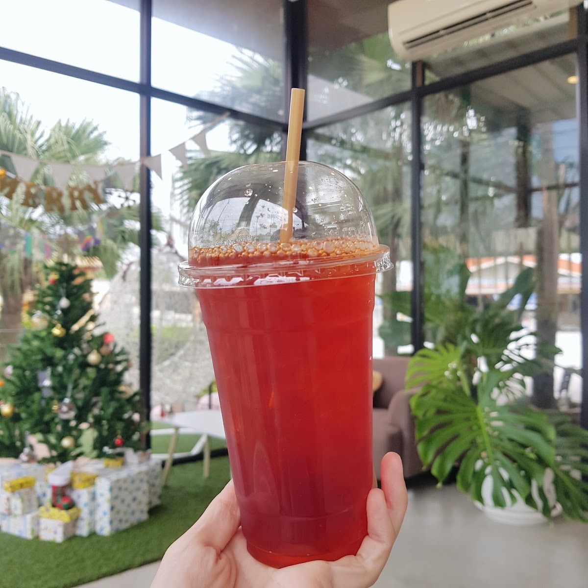นั่งเล่น บ้านกาแฟ Nang Len Baan Cafe (สน๊อฟฟี่คาเฟ่ ) Photo 7