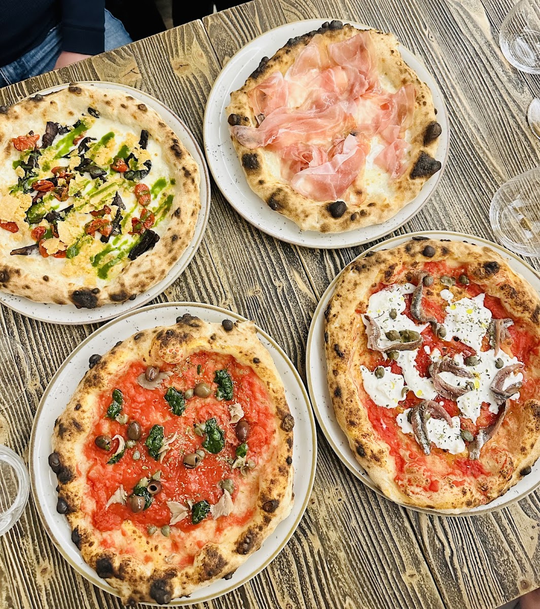 Inedito Pizzeria Photo 3