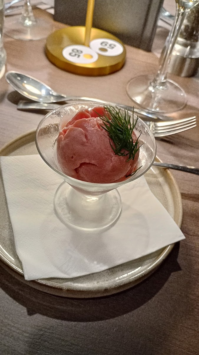 Academy Restaurant Photo 6